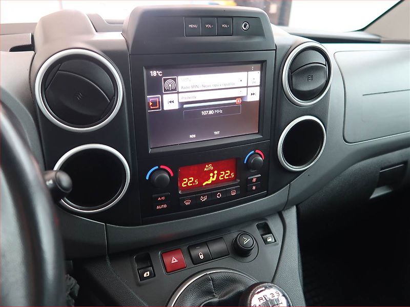 Citroën Berlingo (2016) Shine 1.6 BlueHDi, 5Míst, ČR - fotka 12 z 17