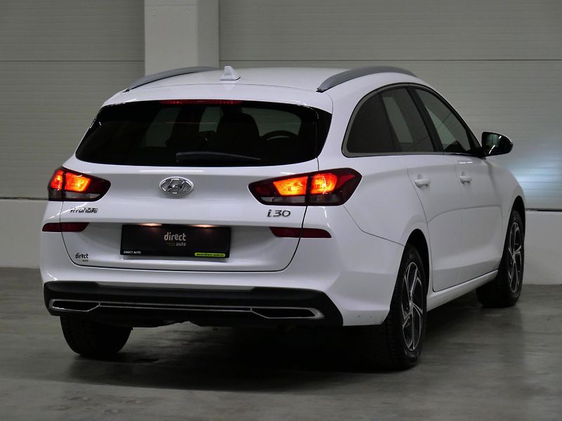 Hyundai i30 - fotka 2 z 26