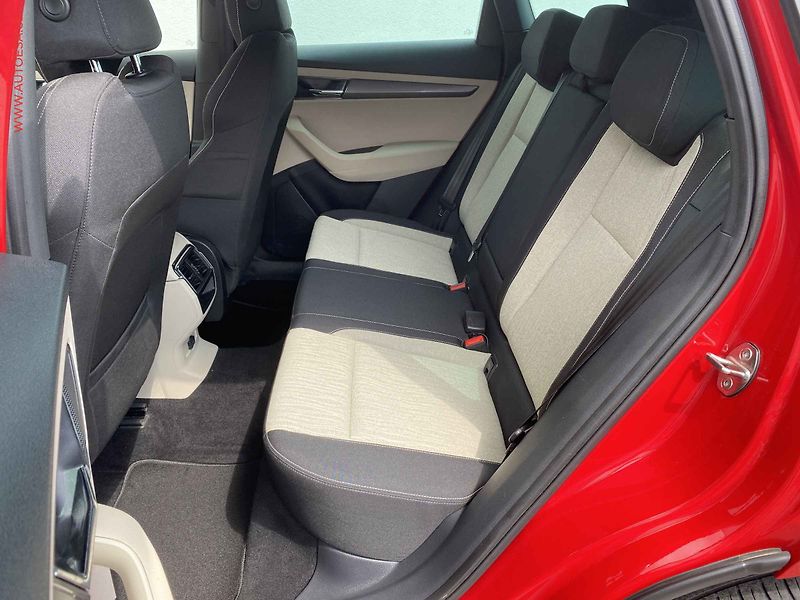 Škoda Karoq (2019) 1.0TSi, Style, DSG, +kola - fotka 10 z 20