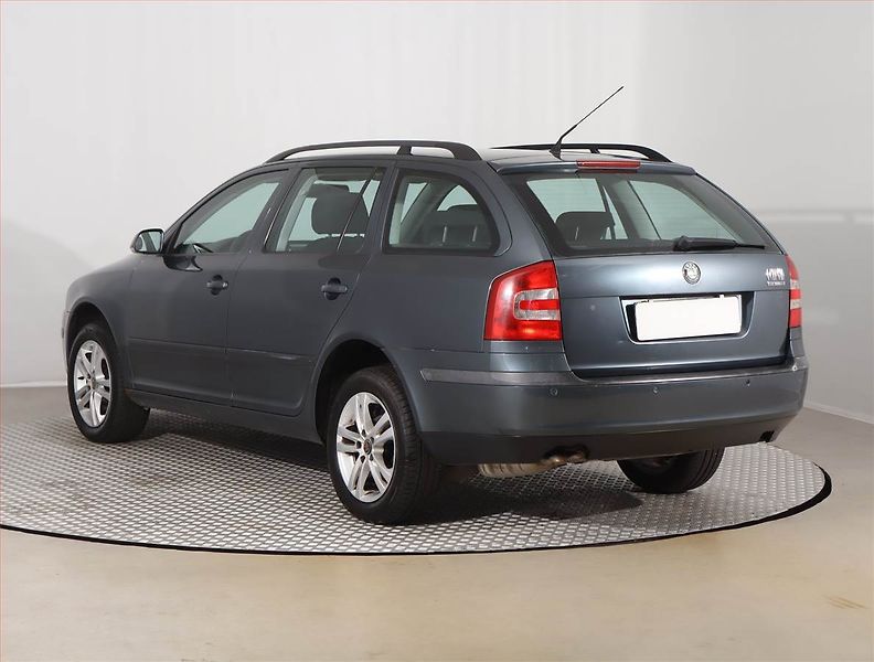 Škoda Octavia (2007) 1.9 TDI, 4X4, po STK - fotka 4 z 18