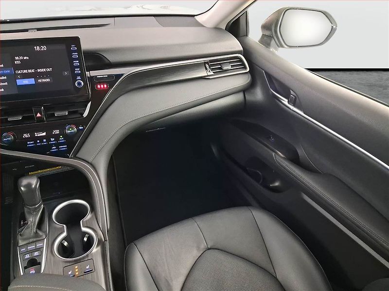 Toyota Camry (2022) Executive 2.5 Hybrid - fotka 8 z 20