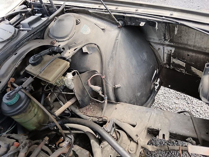 Audi 100 (1986) 2.2 benzin  101 kw - fotka 10 z 11
