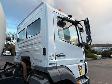 Mercedes-Benz Axor (2013) 2533 6x2 cisterna na vodu  - fotka 10 z 27