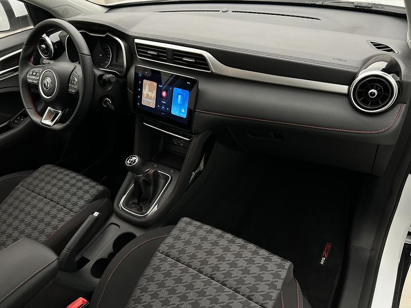 MG ZS 1.5 ESSENTIAL PLUS CZ 1.maj.  - fotka 19 z 38