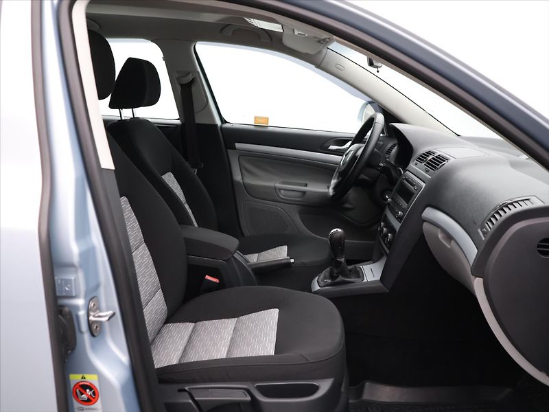 Škoda Octavia 1,4 TSI 90 kW Ambiente - fotka 12 z 26