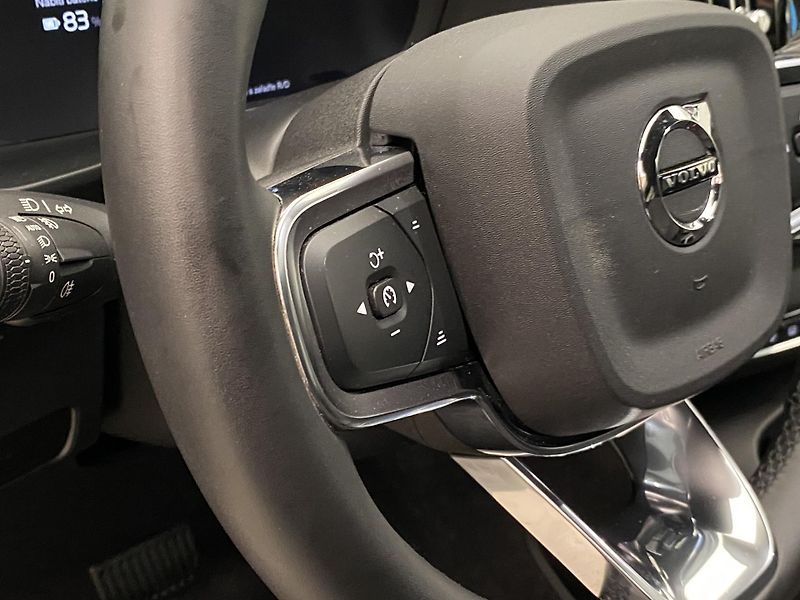 Volvo XC40 PURE ELECTRIC RECHARGE TWIN - fotka 20 z 58