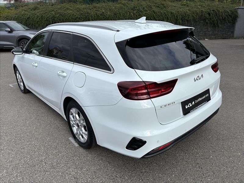 Kia Ceed 1,5 TGDi TOP ZÁRUKA - fotka 3 z 40