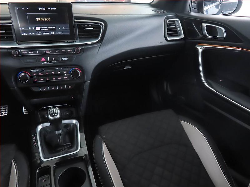 Kia Pro_Ceed (2019) GT-Line 1.4 T-GDI, Serv.kniha - fotka 8 z 15