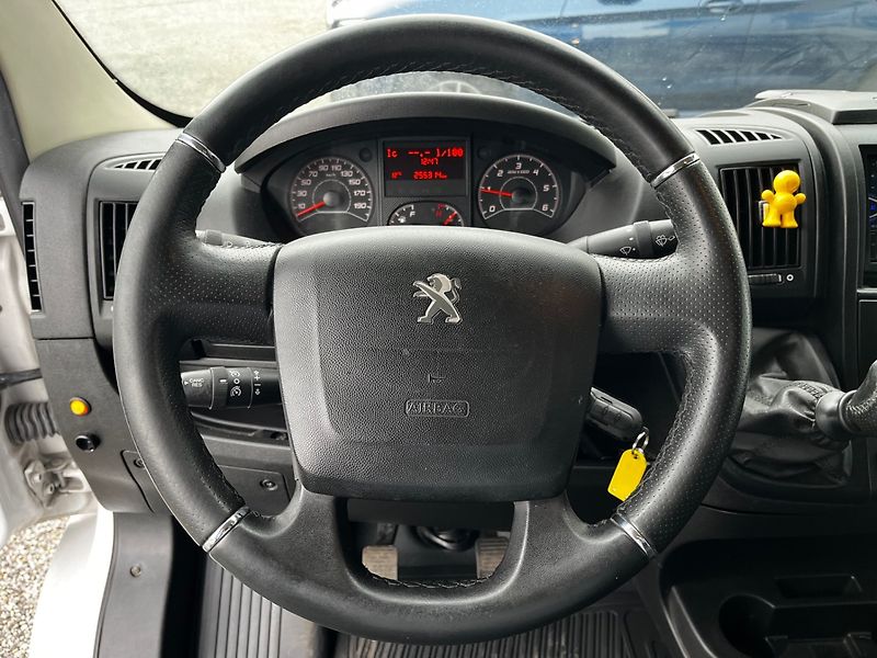 Peugeot Boxer (2021) 2.2 HDi Plachta, Spaní , DPH - fotka 8 z 13