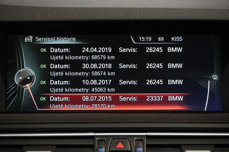 BMW Řada 5 530xD,NZ.TOP,PANO,ADAPTIVE LED - fotka 33 z 40