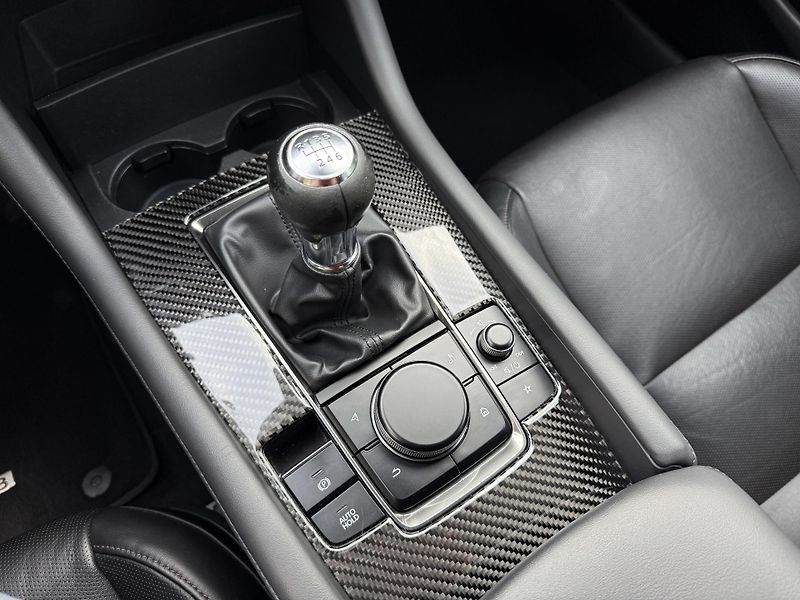 Mazda 3 2.0 Skyactiv-X Mild-Hybrid - fotka 29 z 35