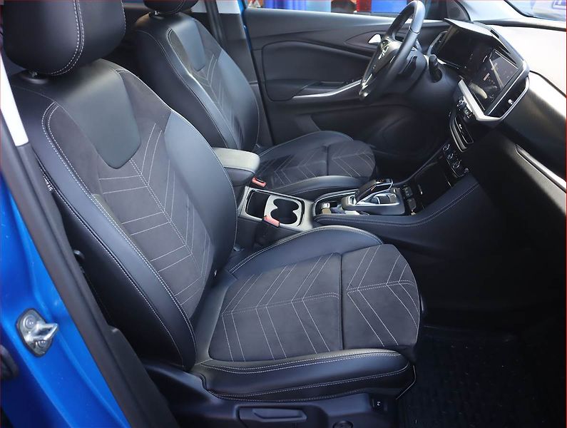 Opel Grandland X (2022) Ultimate 1.5 CDTI - fotka 9 z 22
