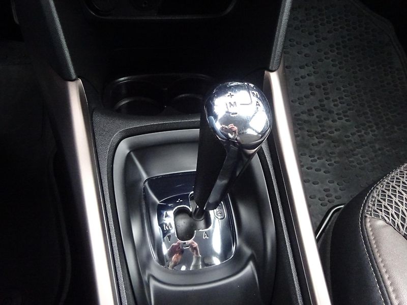 Peugeot 2008 1.2 VTi Allure AUTOMAT SERVIS - fotka 16 z 34