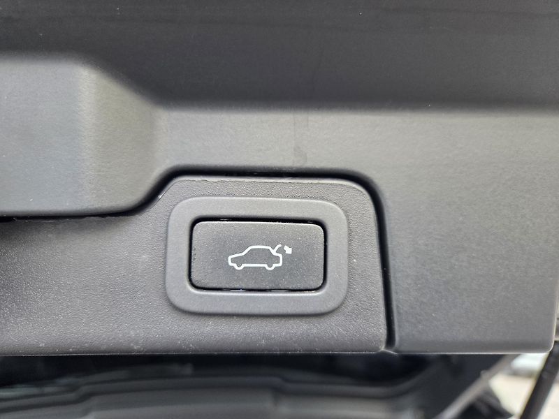 Land Rover Range Rover Evoque (2016) 2.0TD Aut 4x4 Hlučnější motor - fotka 19 z 38