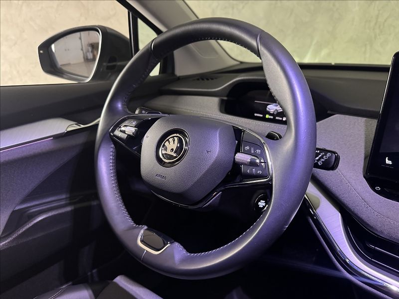 Škoda Enyaq 80 150kW LED Matrix Assist - fotka 42 z 45