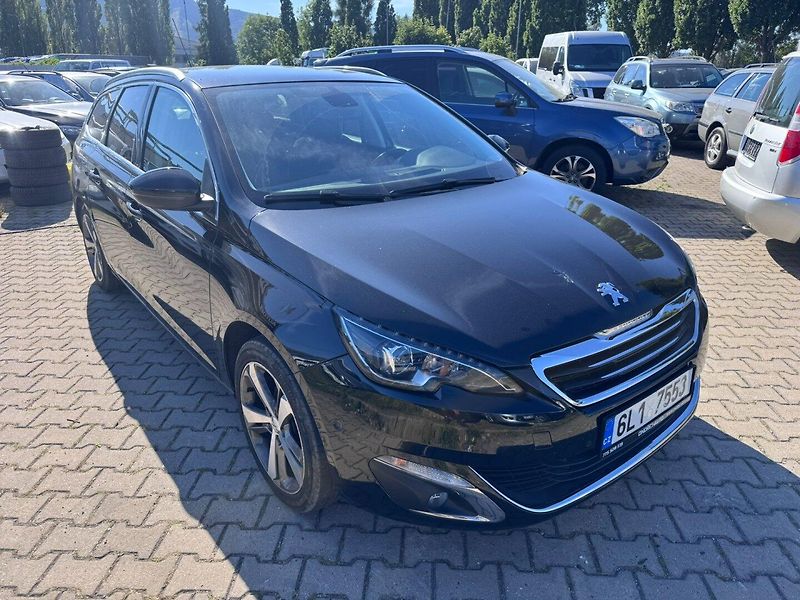 Peugeot 308 (2016) 1,2 PURET. ALLURE 96KW AUTOMAT - fotka 7 z 48