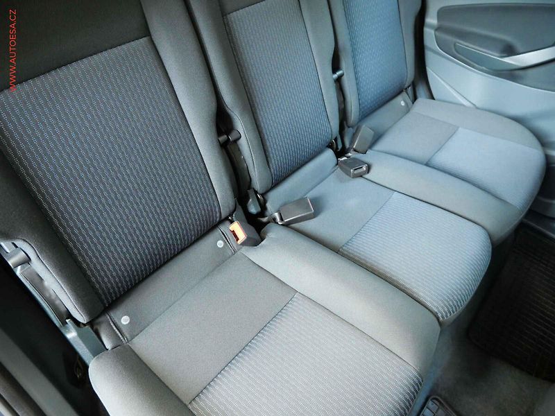 Ford C-MAX (2012) 1.6i, 2.maj,ČR, Klima - fotka 12 z 20