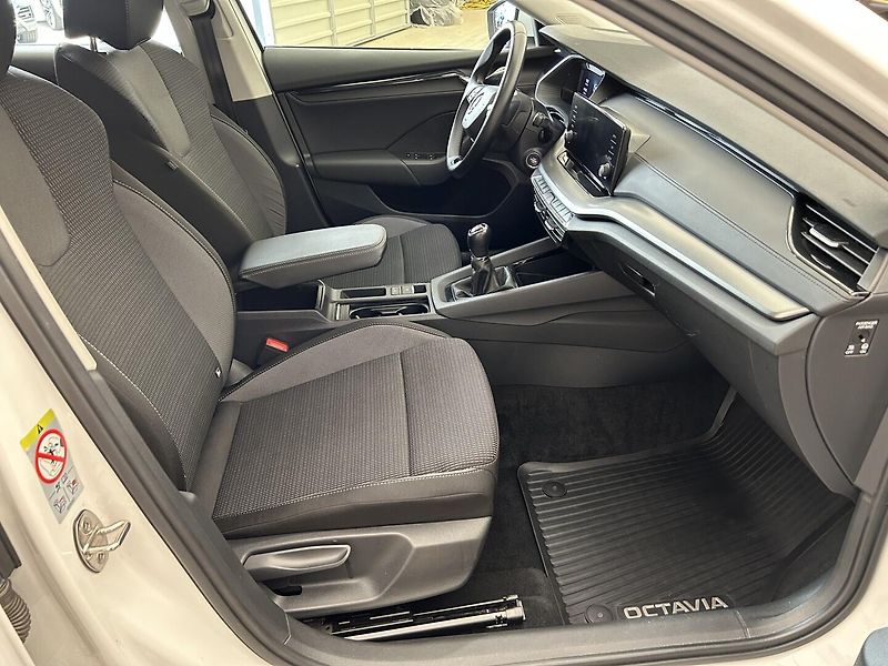 Škoda Octavia 1.5 TSI  Ambition   Plus - fotka 26 z 28