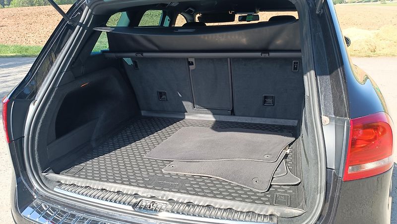 Volkswagen Touareg 3,0TDi 176kW Nové v ČR - fotka 29 z 44