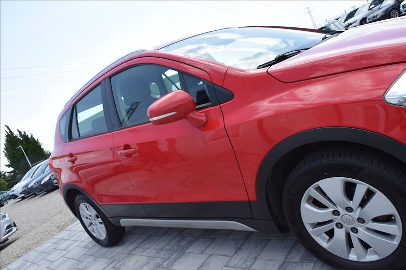 Suzuki SX4 S-Cross 1,6 D 88KW NOVÁ STK TAŽNÉ 4X4 - fotka 9 z 49