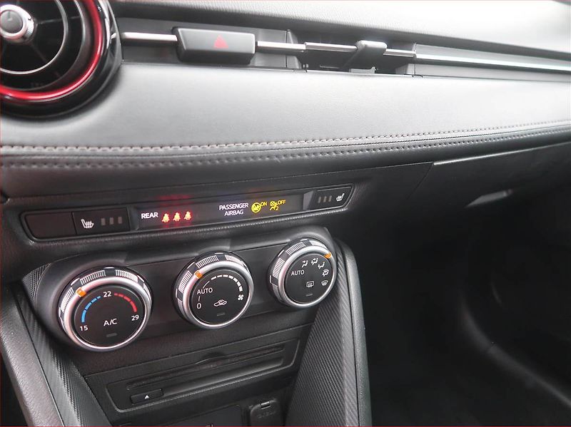 Mazda CX-3 (2016) Attraction 2.0 Skyactiv-G - fotka 13 z 14