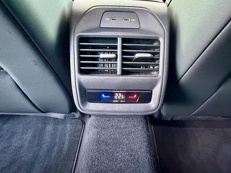 Volkswagen Passat (2025) R-Line DSG masáže MATRIX ACC  - fotka 20 z 57