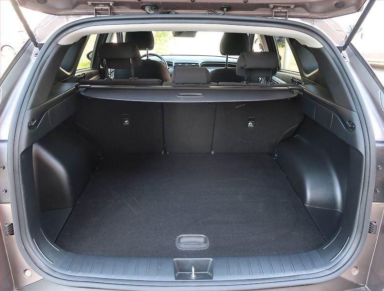 Hyundai Tucson (2022) 1.6 T-GDI HEV - fotka 14 z 22