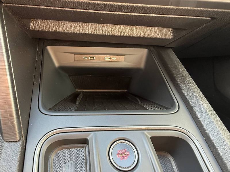 Cupra Formentor (2022) 1.5 TSI 110 kW DSG - fotka 19 z 23