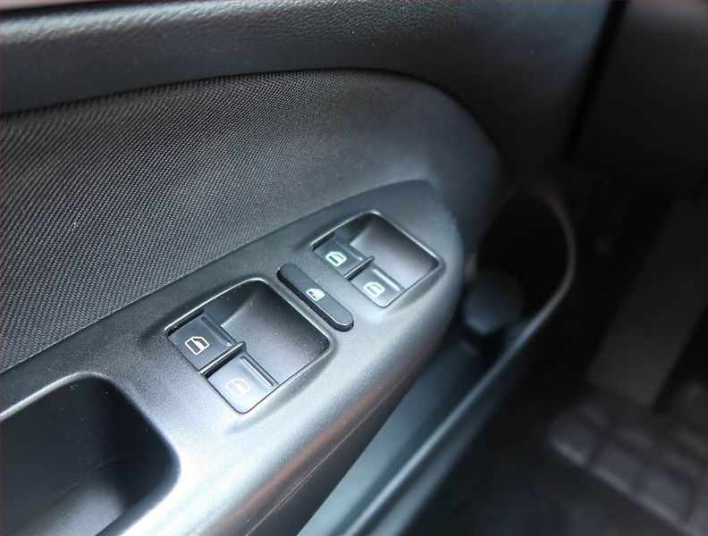 Škoda Octavia (2010) 1.6 TDI, Serv.kniha, Xenony - fotka 15 z 18