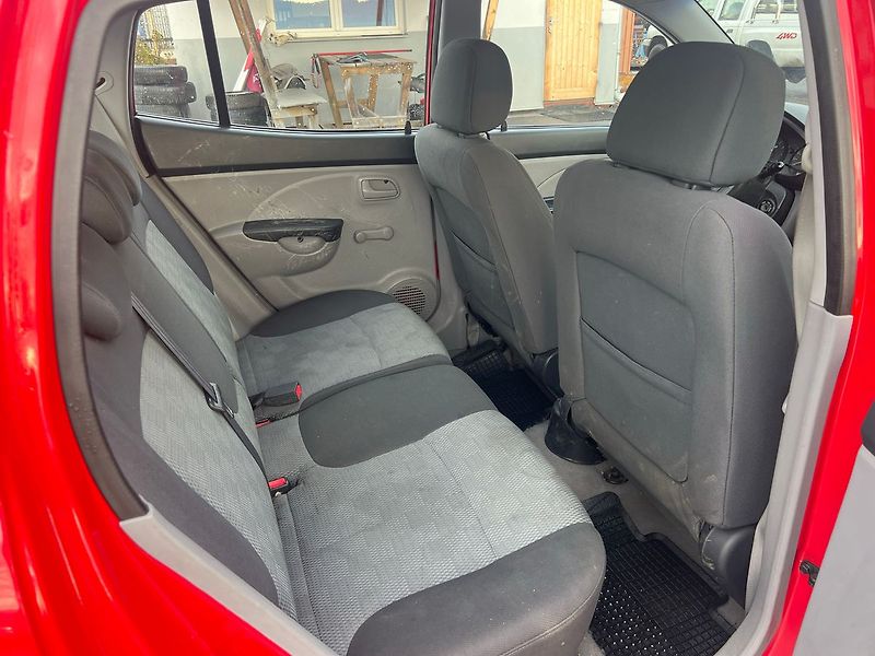 Kia Picanto 1,1 - fotka 8 z 14