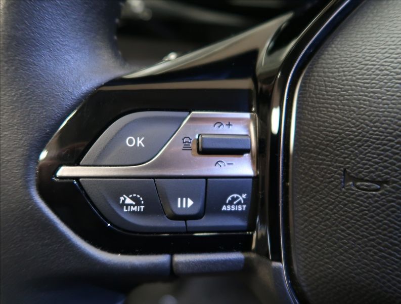 Peugeot 308 1,2 ALLURE PureTech 130 AUT - fotka 16 z 29