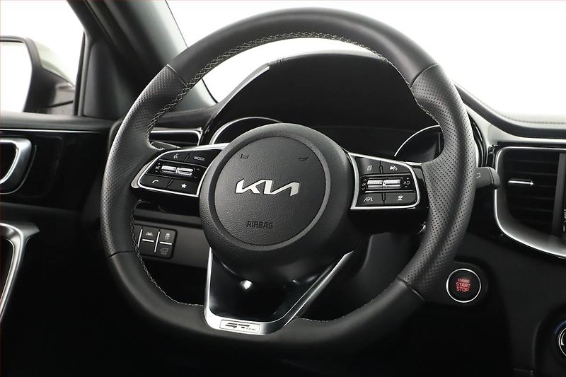 Kia Ceed (2025) 1.5 T-GDI, GT LINE, Automat - fotka 15 z 18