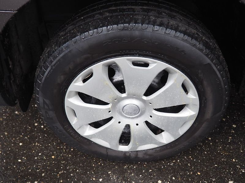 Mitsubishi Outlander (2010) 2.0 DI-D, 123 kW, 4x4 - fotka 8 z 35