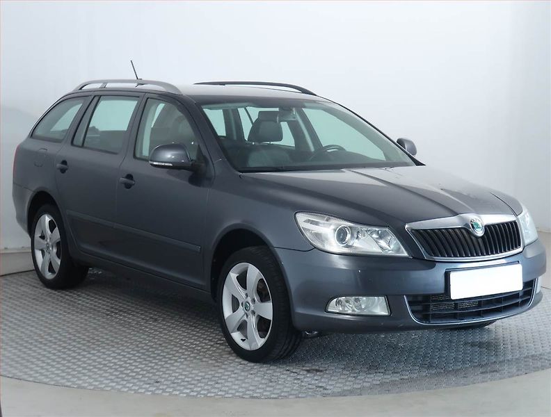 Škoda Octavia (2012) Elegance 2.0 TDI, Navi - fotografie inzerátu