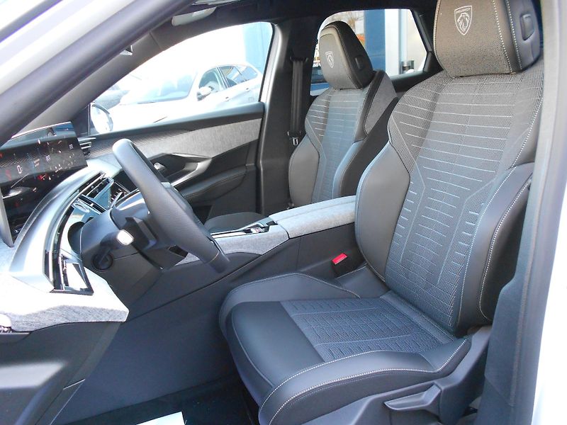 Peugeot 3008 GT Hybrid 145 e-DCS6 - fotka 8 z 10