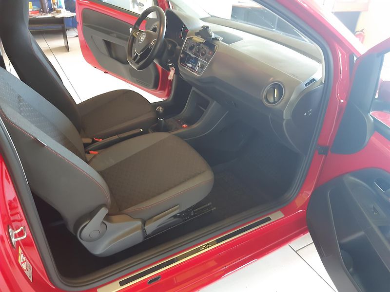 Volkswagen up! 1.0 MPI 55KW KLIMA TEMPOMAT - fotka 20 z 24