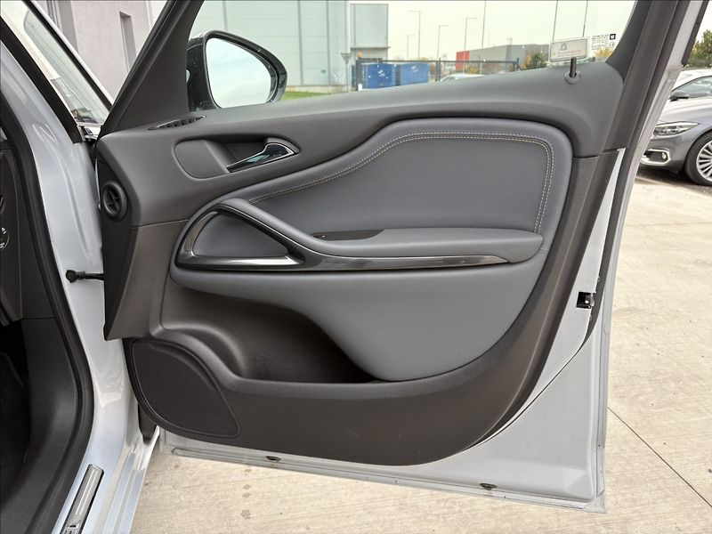 Opel Zafira 1,4 103kw ČR servis 6MT - fotka 24 z 28