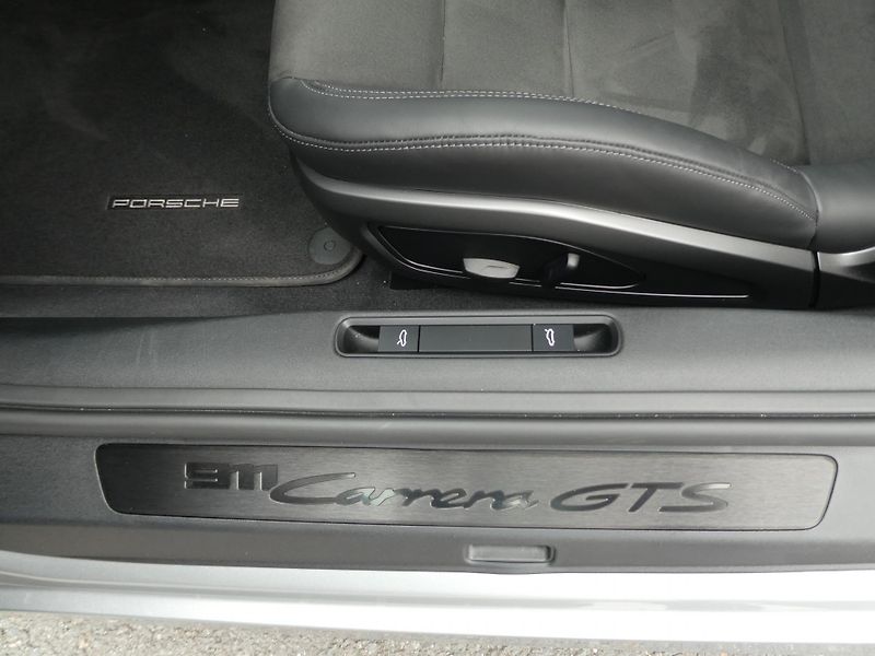 Porsche 911 CARRERA GTS  - fotka 27 z 28