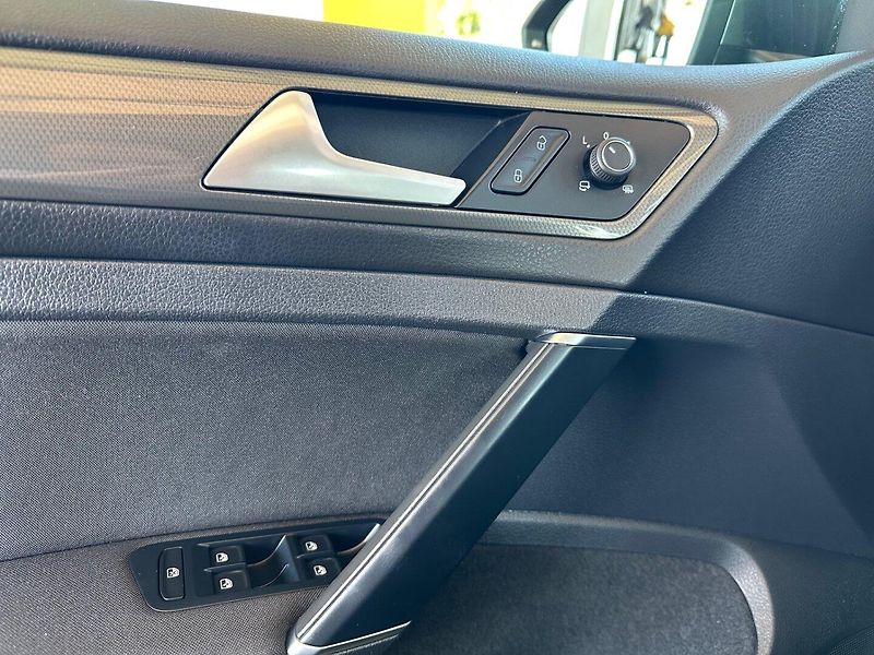 Volkswagen Golf (2019) 1.0TSi NAVI,LED,APP,SERVIS - fotka 9 z 15