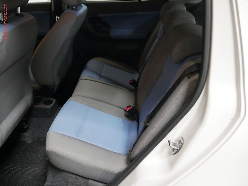 Škoda Fabia (2010) 1.2 TSI, ČR, AC - fotka 10 z 15