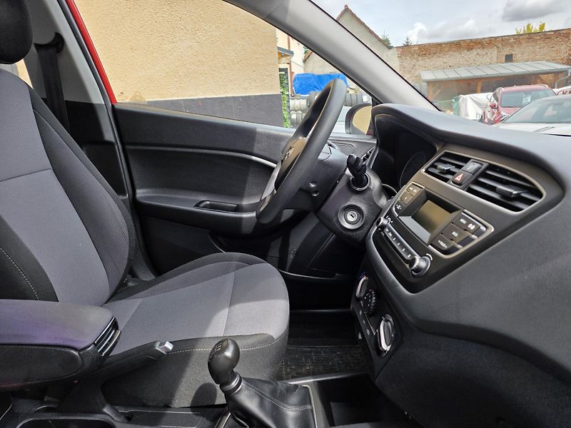 Hyundai i20 1.2-KLIMA-ABS-ISOFIX - fotka 16 z 16