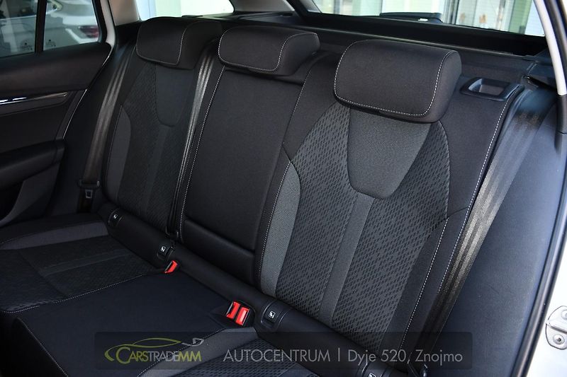 Škoda Octavia 1.5TSi STYLE LED TAŽNÉ ČR 1M - fotka 14 z 51
