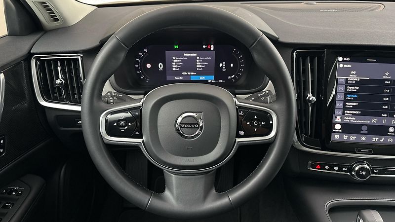 Volvo V90 2.0 B4 AUT Momentum Pro - fotka 9 z 28