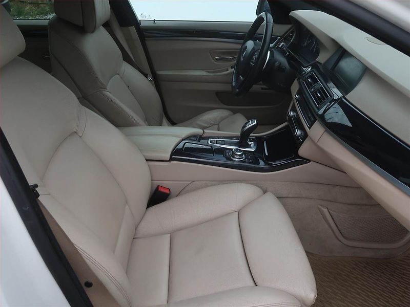 BMW Řada 5 (2011) 525d xDrive, 4X4, Automat - fotka 9 z 14