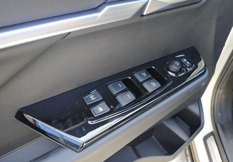 SsangYong Torres EVX Premium AT,152kW, SKLADEM - fotka 9 z 24