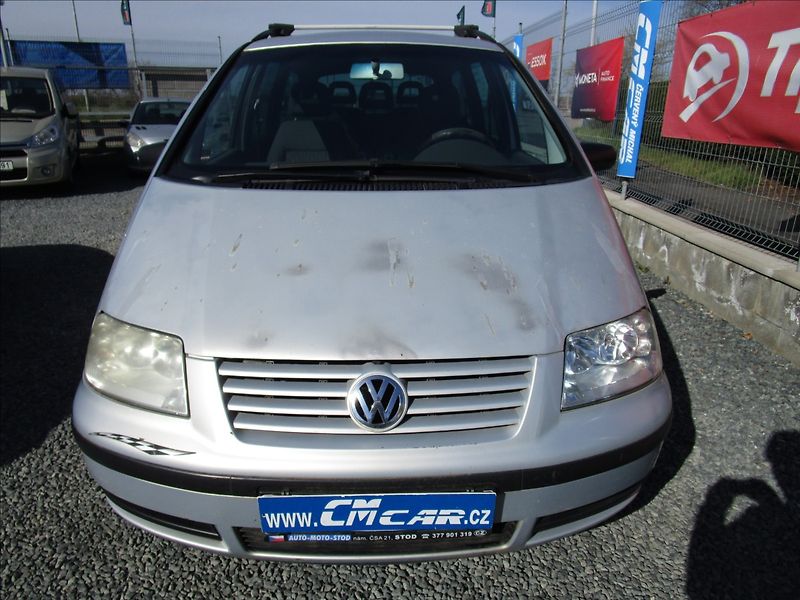 Volkswagen Sharan 1.9TDi aut. klima, 7 míst - fotka 2 z 43
