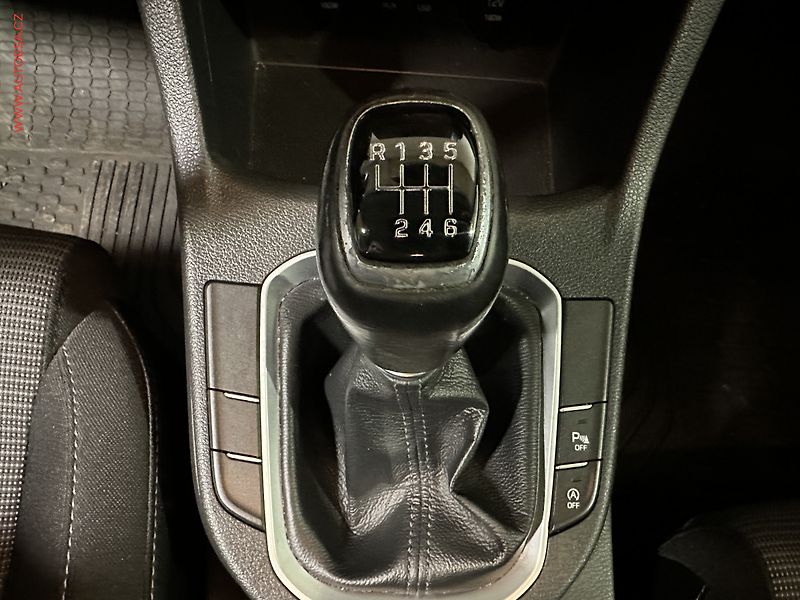 Hyundai i30 (2019) 1.6 CRDi, 2.maj,ČR, servis - fotka 17 z 22