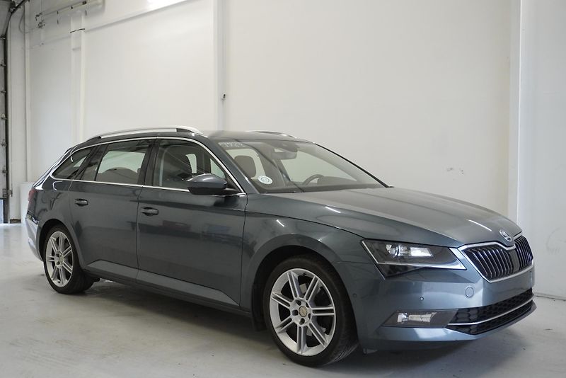 Škoda Superb 1.5 TSI 110kW STYLE TOP SERVIS - fotka 7 z 35