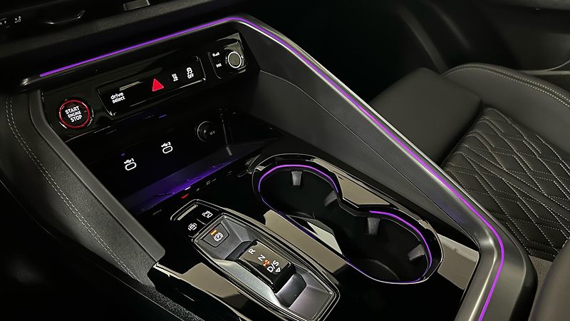 Audi SQ5 STAV NOVÉHO VOZU / ZÁRUKA  - fotka 31 z 44