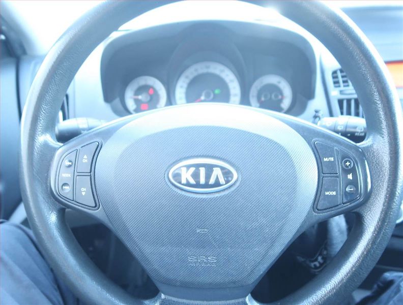 Kia Ceed (2009) 1.6 CVVT, ČR,1.maj, Serv.kniha - fotka 14 z 14
